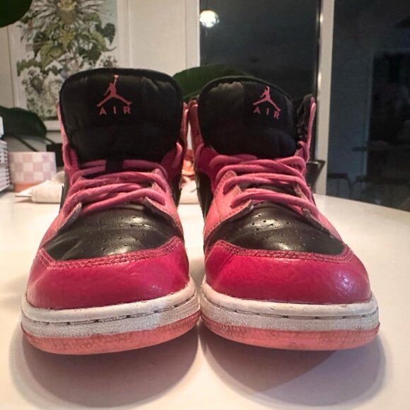 Custom Collectable Vintage Pink Nike Air Jordans - Picture 2 of 4